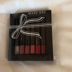 Brand new lipgloss set never used or opened!